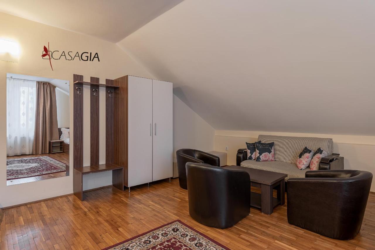 Pension Casa Gia Cluj-Napoca Buitenkant foto