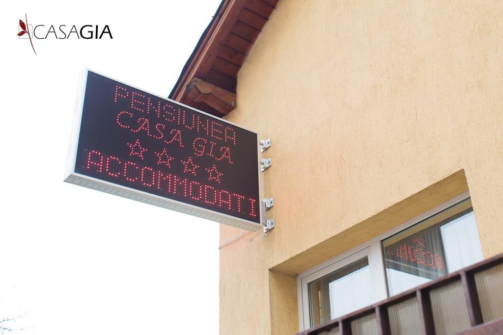 Pension Casa Gia Cluj-Napoca Buitenkant foto